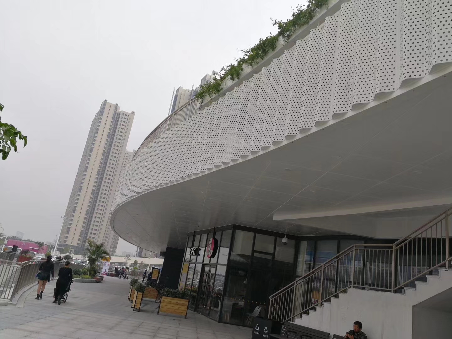 鹹陽商場門頭（tóu）鋁單板